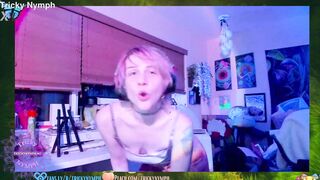 ohhi i'm live for a bit ^-^ chill dancey stream and working on the new update!!