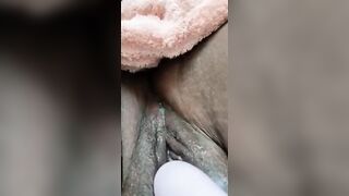 Vibrations on that clitoris had me squirting