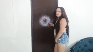 I'm pee and my sister won't come out of the restroom. I'll have to pissing my leggings - SofiLovee