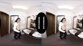 VR - Meeting inside WC