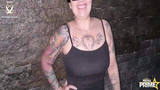 Cougar Gostosa Tatuada da Buceta pra dotado em Festa de