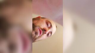 Mommy loves to bounce on daddys penis! Let me milk you next