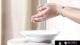ALL WOMEN STROKES - Misty Stone's Unique Gift Idea Turns Inside A Finger Fucked Session With Dani Daniels
