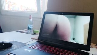 Masturbare uitandu-ma la video cu mine 01(2min)