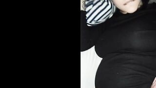 I take advantage of my teen stepsister's pregnant pussy