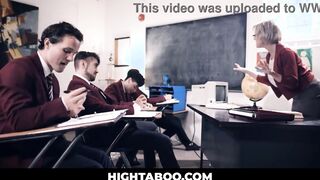 Nice Professor (Dee Williams) Outnumbered inside School Room, Robby Echo, Nathan Bronson, Dante Colle, Juan el Caballo Loco