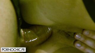 Anal quicky inside the streets of Paris