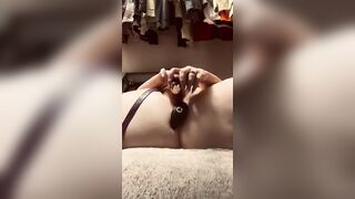 I fill myself up with 2 dildos,double penetrating until I cum rough!