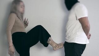 Barefoot Ballbusting