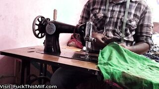 Tailor ne bhabhi ka  naap  lete lete bhabhi ko hi chod dala