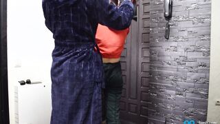 Реальная неожиданная порка! Приехала в гости и получила шлепки по жопе!