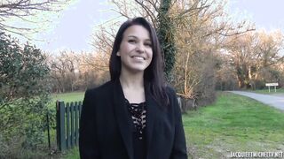 Heivy, 25, is launching herself! - Jacquie et Michel