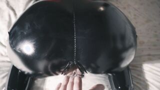 Rubber MILF wants finger orgasm from behind - Real amateur orgasm 4k