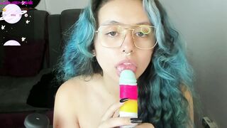 Colombian web cam myfreecam gets very vulgar when they gives her many tokens. She is a great vulgar bitch asking for a penis inside her snatch!