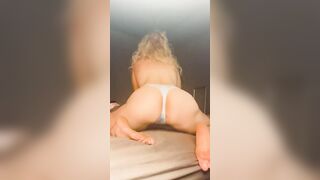 Dumb pawg ride BBC toy and can’t help but squirt