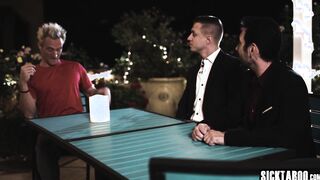 Waitress Paige Owens craves for rough DP