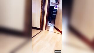 Quiero que me limpies los pies con tu lengua