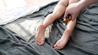 ✨her vagina get leaking soak during toes strokes so she had to come twice 