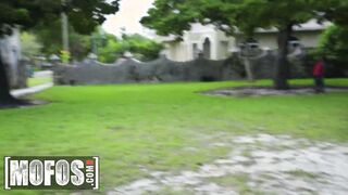 Mofos - Brooke Benz Shows Tyler Steel Her Flexibility At The Park And He Gets Turned On