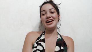 Nice intro whit web cam-star Viky ( blowing her friends huge Cock)