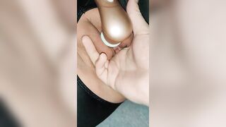 Wife masturbate and ejaculates wet