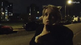 Я заблудилась! Но вместо дома нашла член. Пенсионер атаковал обе дырки...