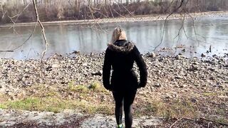 Hoe nailed into a park (outdoor outdoors fuck)
