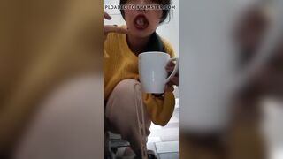 Hoe is licking bathroom strokve and eating dirty tampon
