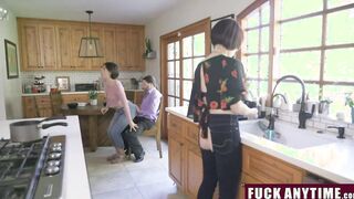 Stepdaddy Can Screwed His Fiance and Step-Daughter Anytime He's Vulgar - Fuckanytime