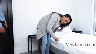 Big Titted And Curvy mom Gets Some Inside The Morning