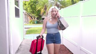 Barely Legal PAWG Gia OhMy Fucks into Parody Porn