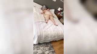 SSBBW milf can barely take half of hugest vibrator