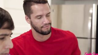 Spying On Swap Cougar And Dad - S5:E10