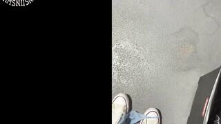 española cachonda me hace una mamada en el cine y me corro en sus palomitas
