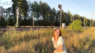 She made me head after risky exposing near railway pov