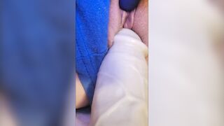 Milf rubbing and toying soak cunt