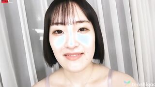 Amateur celeb Hana Kawamura comes to masturbate for us today