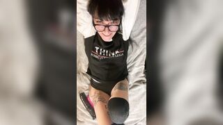 babe MILF aewin, having fun with her vibrator's getting her twat all creamy and soak