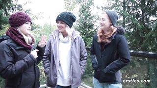 3 Amateur Lesbians ! Now It's A Party