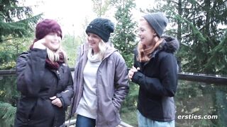 3 Amateur Lesbians ! Now It's A Party