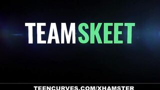 TeenCurves - Curvy beauty Sucks Penis In The Pool