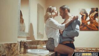 fucking a Bae milf in the restroom