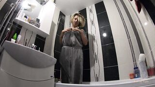 Wet pijamas look