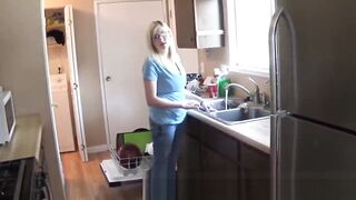 Stepmom Lets Me Cum On Her Face Courtney Scott