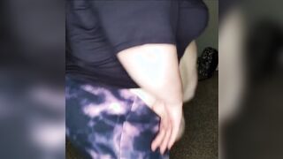 See this Bae ssbbw shake and play with her beauty stomach and booty
