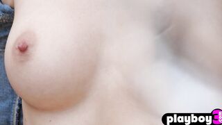Natural teen revealed her big boobs