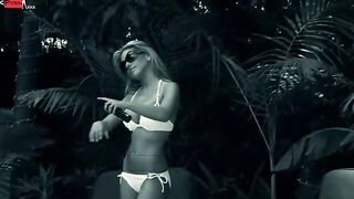 Outdoor In The Sun We Find Aubrey Adams Rubbing Herself And Fucking Too