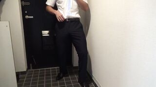 【喘ぎ声MAX】帰宅後すぐにオナニーしてしまう変態サラリーマン