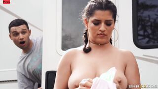 Family Road Trip Cock Video With Gabriela Lopez, Johnny Love - Brazzers Official