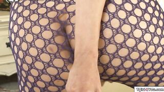 Busty tgirl Jamie Page anal toys her ass